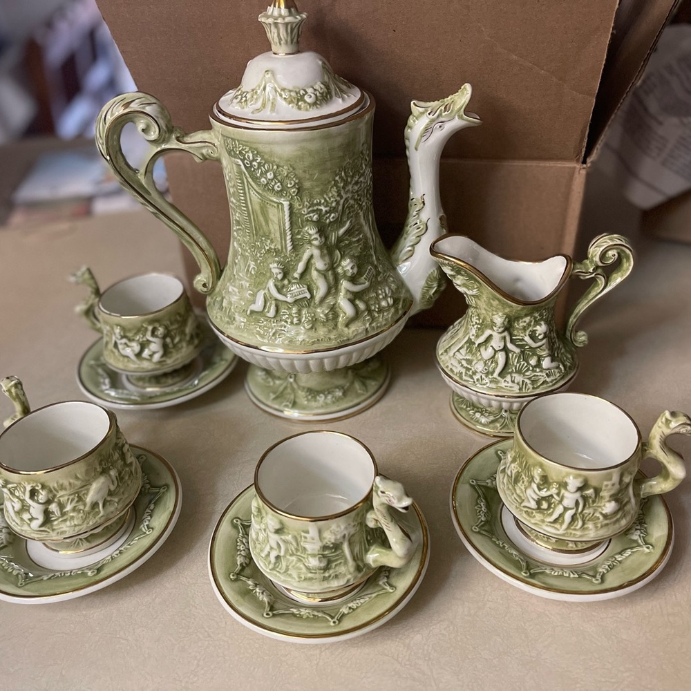 R. Capodimonte Italy Demitasse Espresso Set For 10 Cherubs & Serpents Green